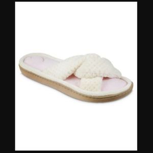 Isotoner Signature Memory Foam Slippers Size Medium
